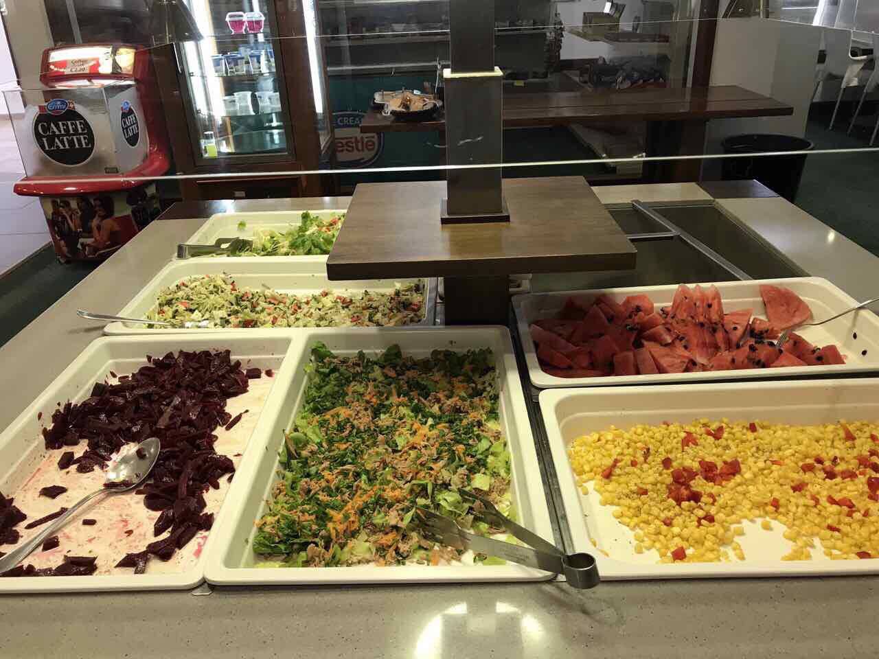 Ảnh các phần ăn trong căn tin NUP hấp dẫn và ngon miệng