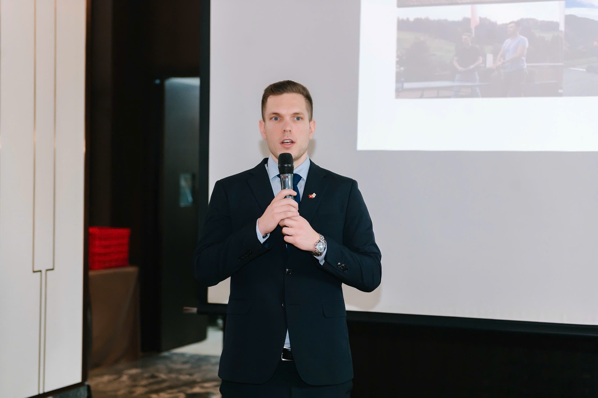 CẬP NHẬT MỚI VỀ CƠ HỘI DU HỌC NGÀNH HOSPITALITY TỪ TRƯỜNG HTMi THUỴ SĨ 2026