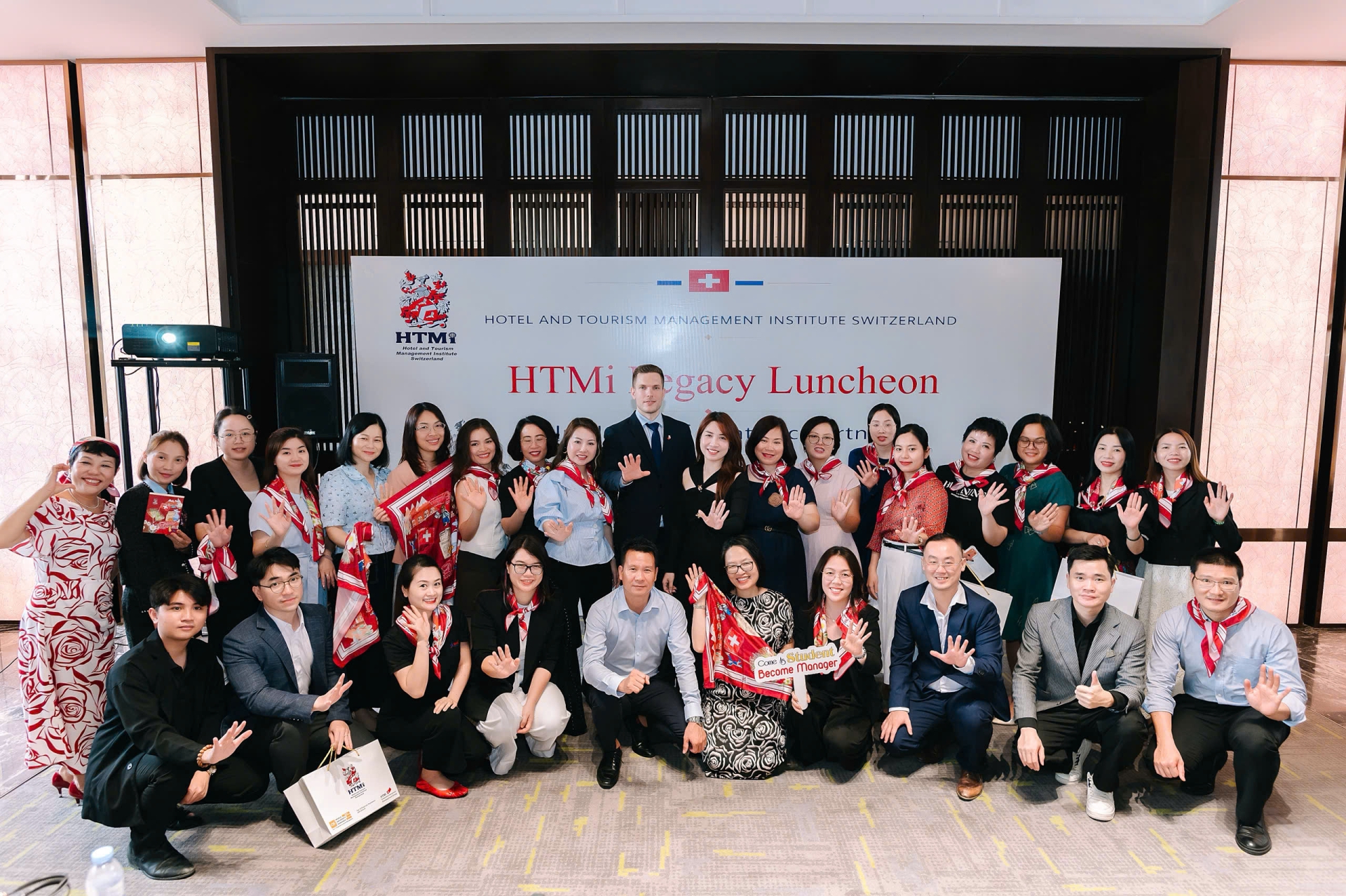 CẬP NHẬT MỚI VỀ CƠ HỘI DU HỌC NGÀNH HOSPITALITY TỪ TRƯỜNG HTMi THUỴ SĨ 2026