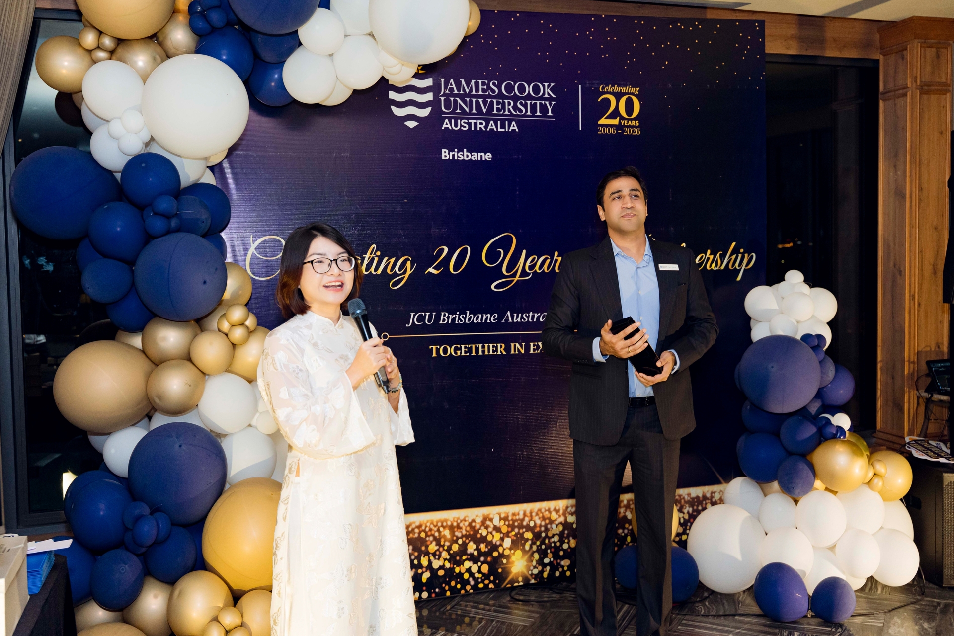 JAMES COOK UNIVERSITY BRISBANE KỶ NIỆM 20 NĂM HỢP TÁC GIÁO DỤC QUỐC TẾ GIỮA ÚC VÀ VIỆT NAM