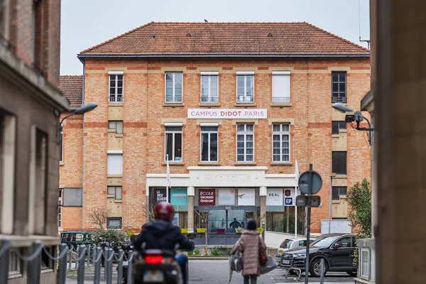 EMA PARIS MANG TINH THẦN GIÁO DỤC ỨNG DỤNG CỦA PHÁP ĐẾN THẾ HỆ QUỐC TẾ