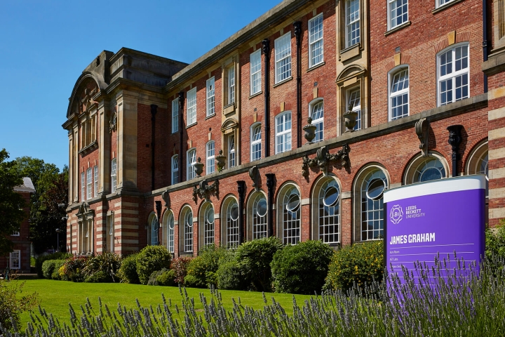 LEEDS BECKETT UNIVERSITY – HỌC GIỮA THÀNH PHỐ SINH VIÊN SÔI ĐỘNG BẬC NHẤT ANH QUỐC